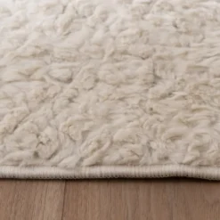 Flauschiger Teppich - Bobby Weiß