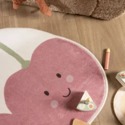 Waschbarer Kinderteppich - Berry Kirschen Rot